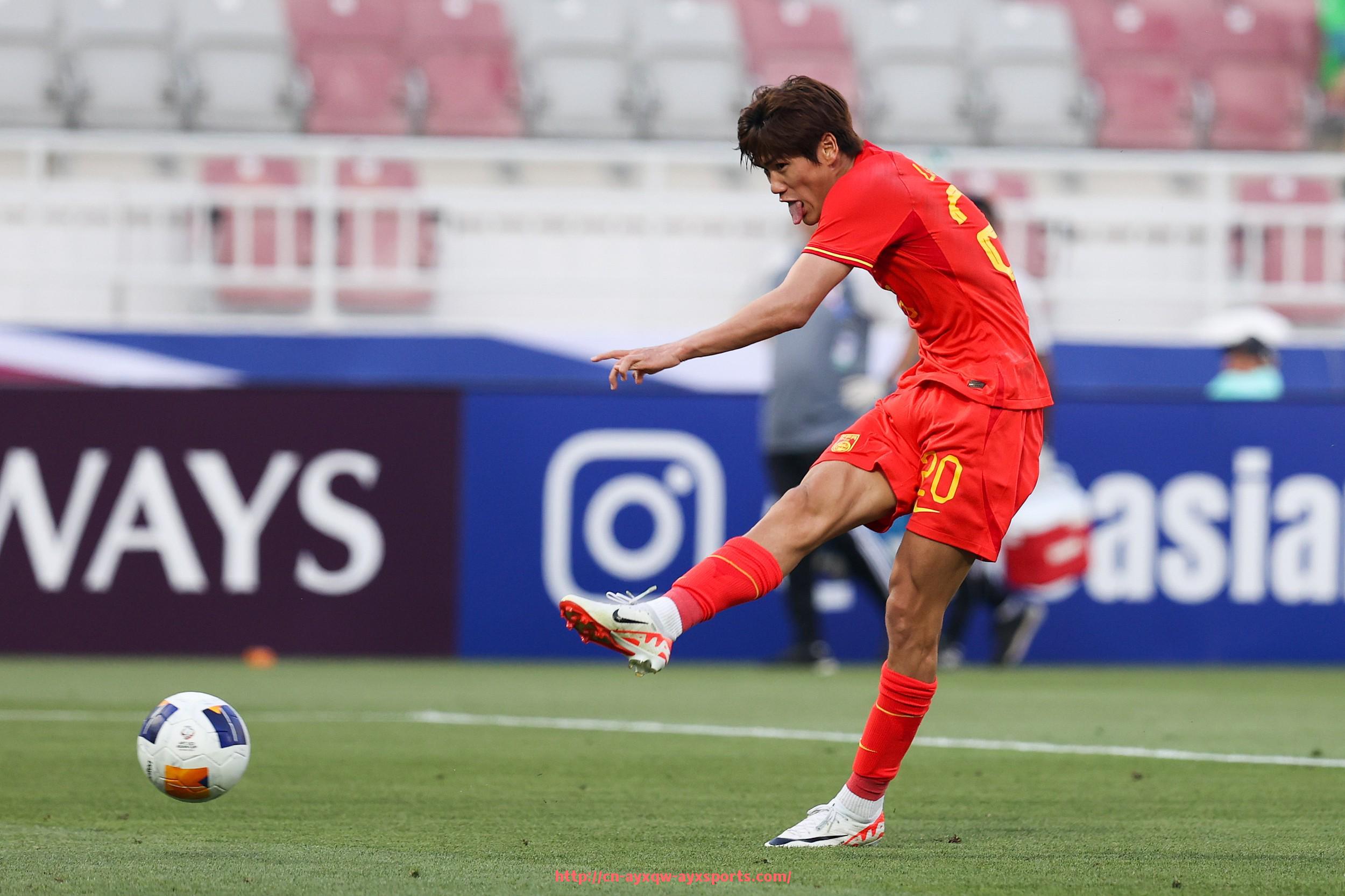 爱游戏体育-世俱杯核心球员成长经历故事盘点：背后的努力与逆袭旅程