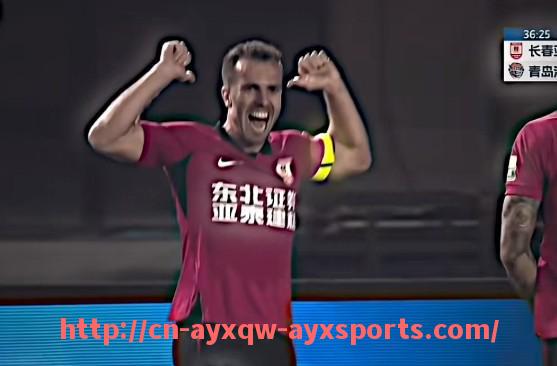 爱游戏体育-2022年NBA总决赛中库里再次证明自己是勇士队的灵魂核心