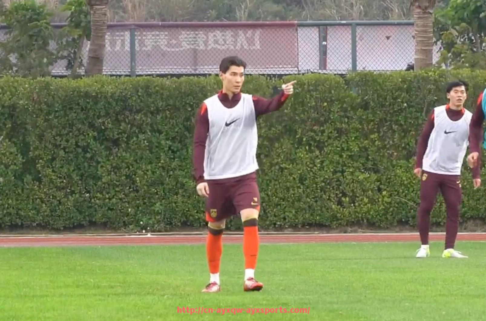 爱游戏体育-世俱杯比赛暂停期间运动员心理调适与辅导措施